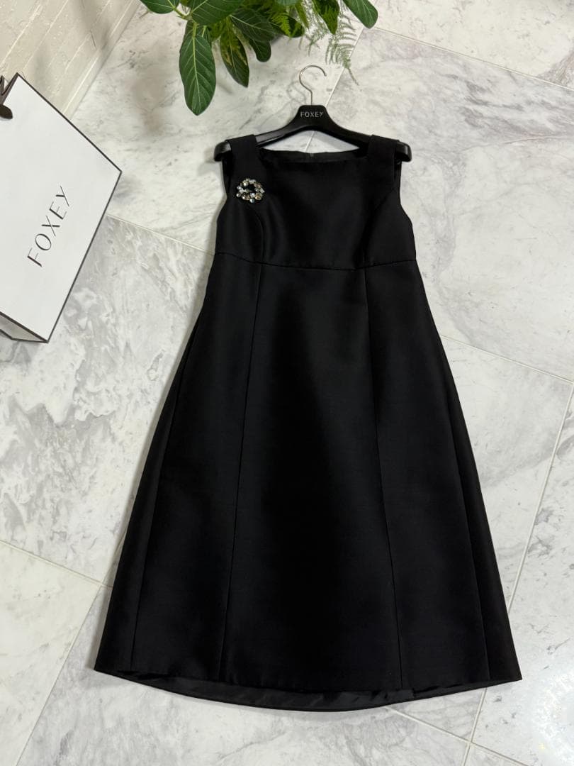 新品同様★【定価：￥138,600】★近年★FOXEY/フォクシー ギモーヴ38