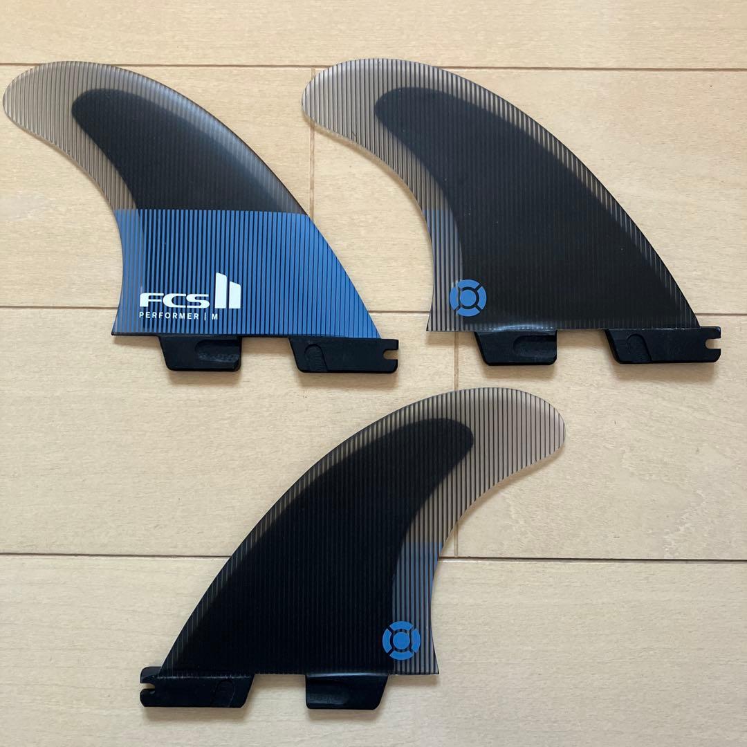 イ*ー様 美品 FCS2フィン パフォーマー PERFORMER M トライ