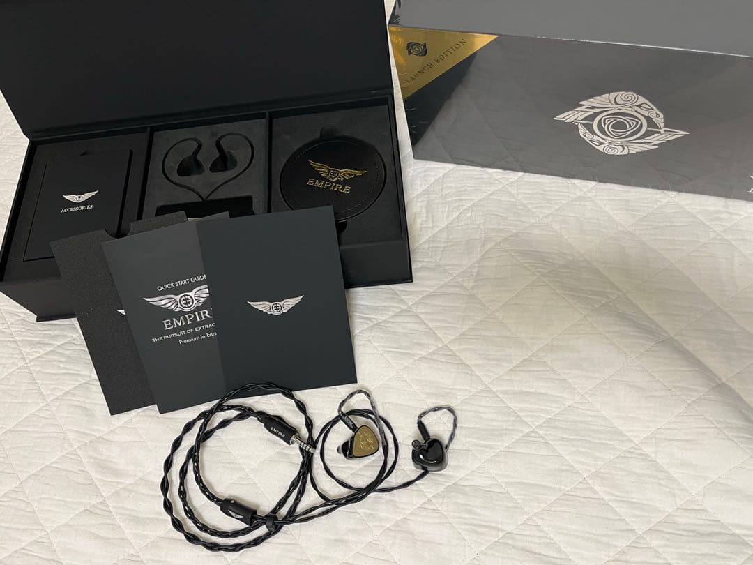 イヤホン EMPIRE EARS RAVEN Launch Edition