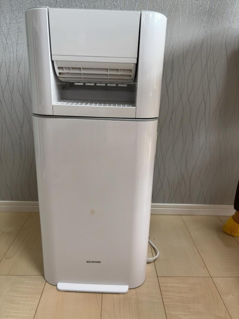 【引取歓迎】アイリスオーヤマ 除湿機　IJD-I50-WH