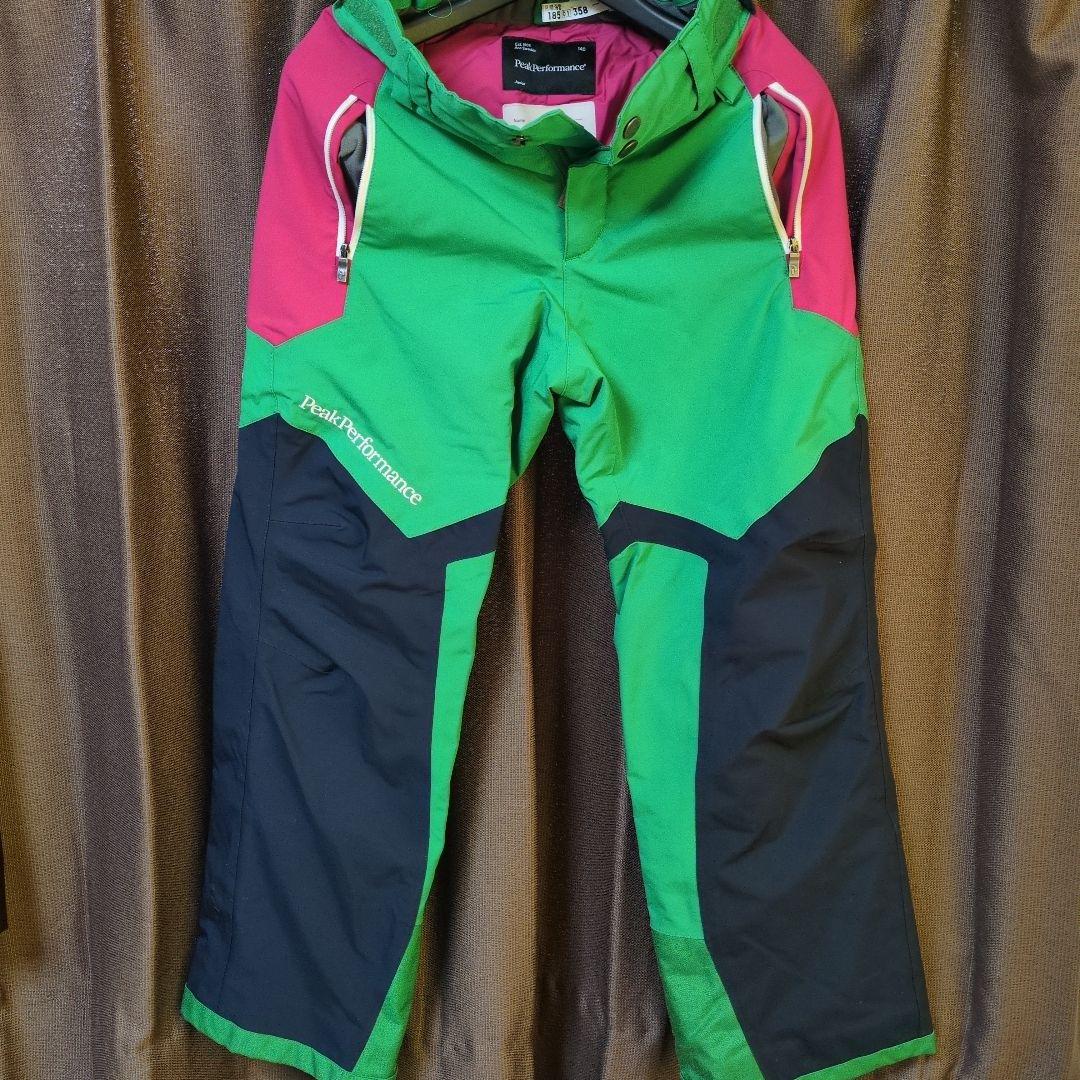 Peak Performance 子ども用スキーウェア