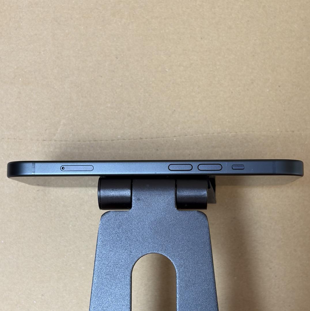 iPhone15ブラック128GB　純正バッテリー容量残97%です！