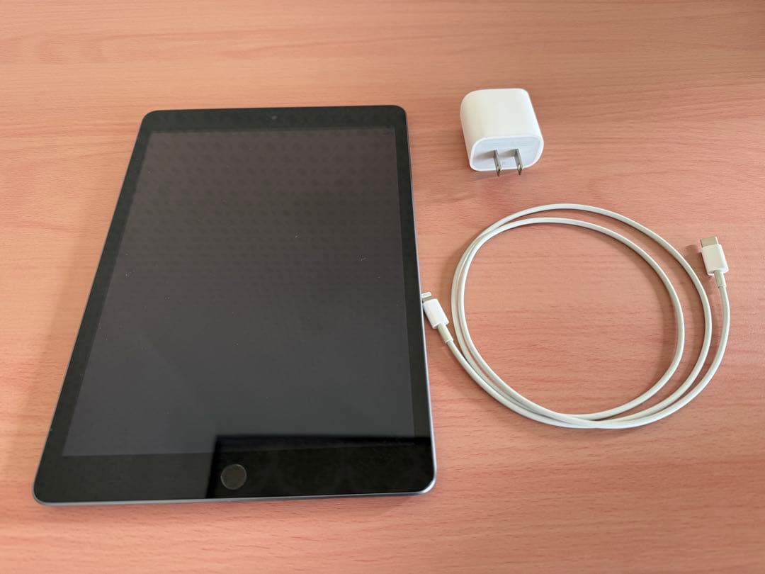 iPad 第9世代 本体 箱 充電器付