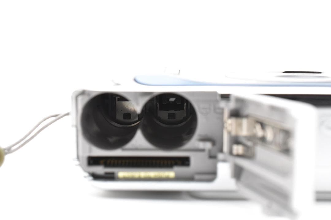 【美品】FUJIFILM FinePix A500 コンデジ　カード付　 501