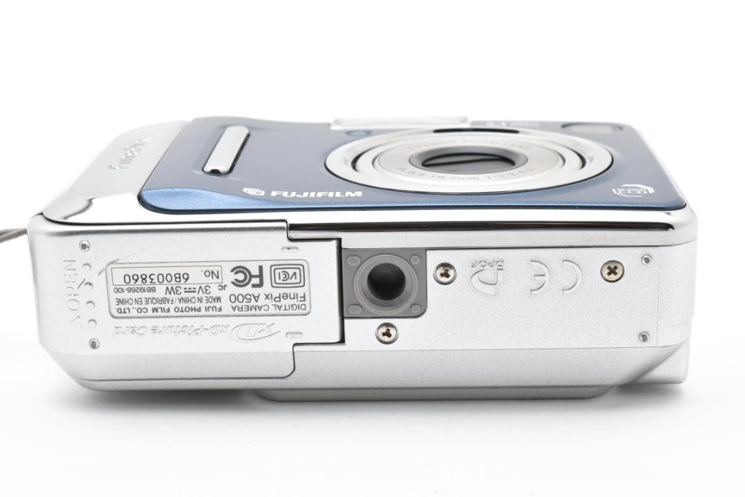 【美品】FUJIFILM FinePix A500 コンデジ　カード付　 501