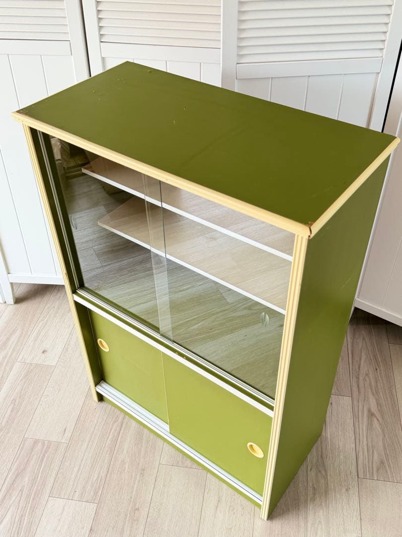 昭和レトロ 食器棚 ガラスキャビネット 小箪笥 ガラス棚 レトロポップ 抹茶色