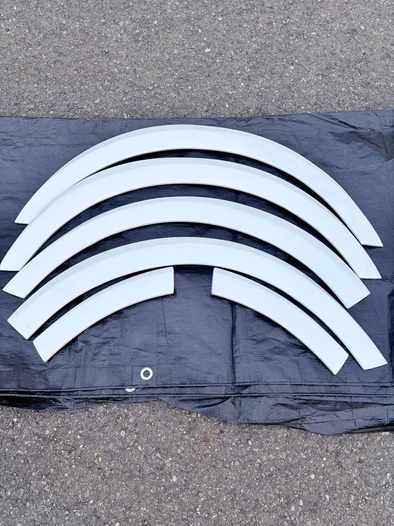 ハイエース オーバーフェンダー 070 パールホワイト