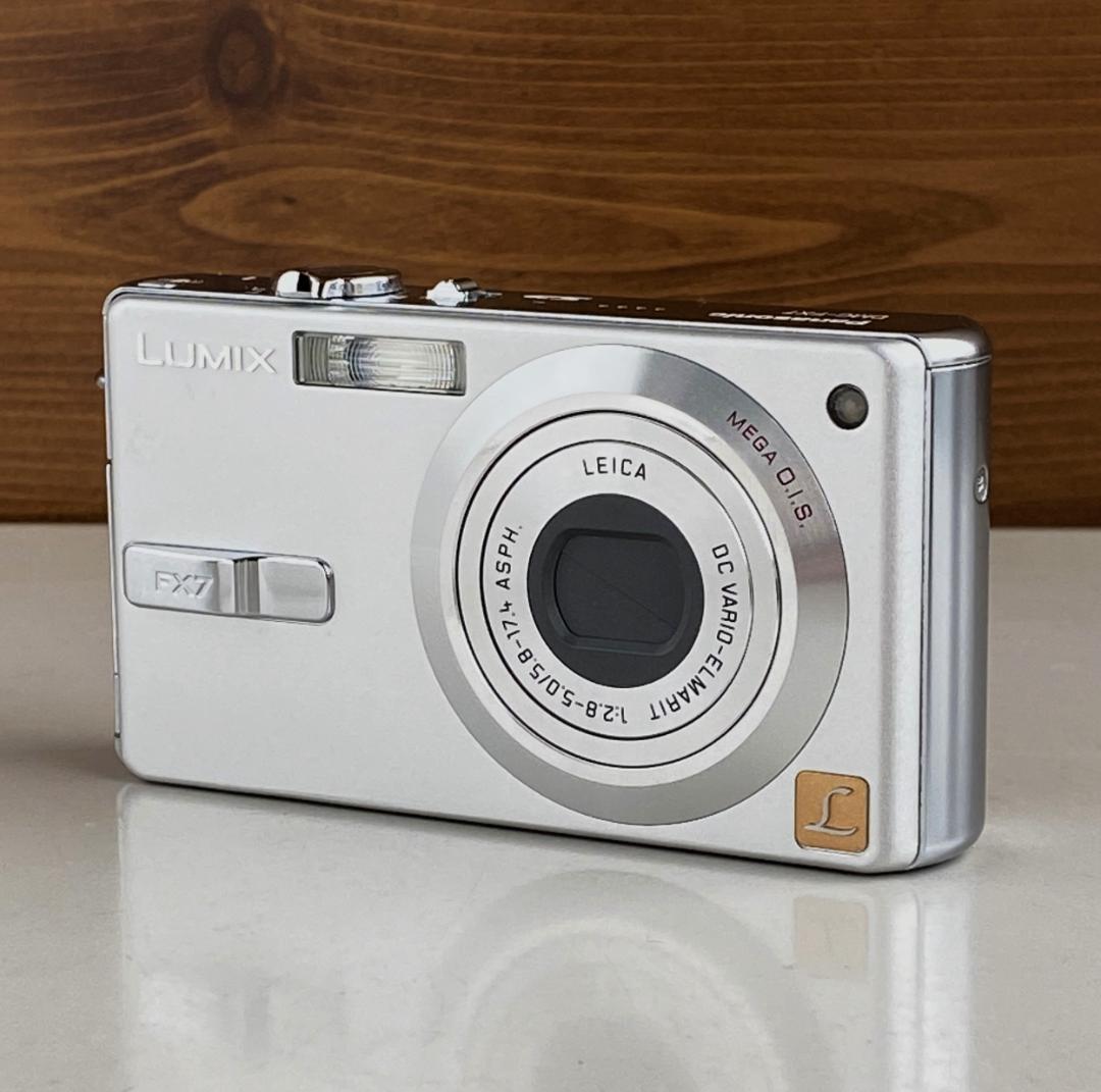 【美品】パナソニック Panasonic LUMIX DMC-FX7 コンデジ