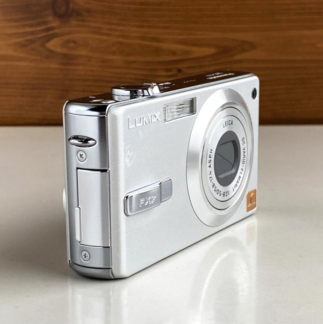 【美品】パナソニック Panasonic LUMIX DMC-FX7 コンデジ