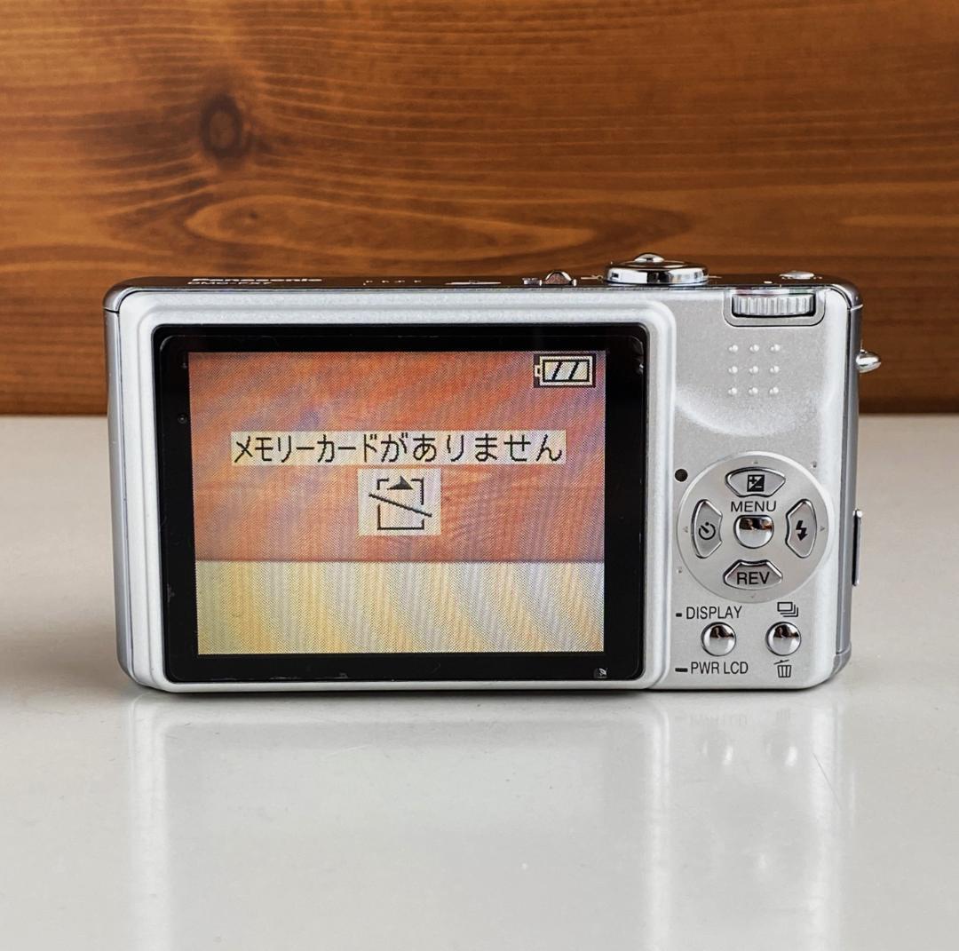 【美品】パナソニック Panasonic LUMIX DMC-FX7 コンデジ
