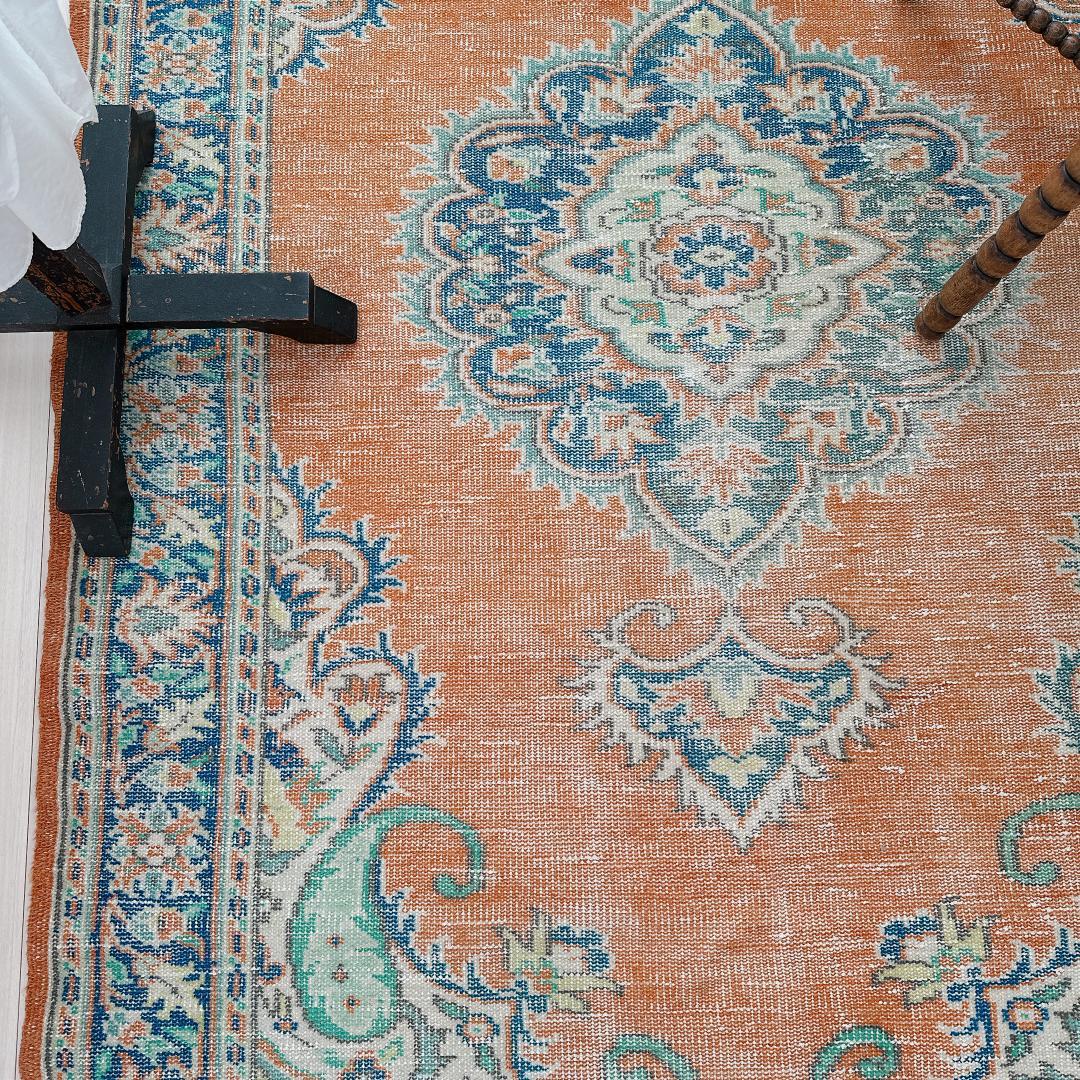 トルコ ヴィンテージラグ A79 大判 オレンジ ターコイズ ネイビー