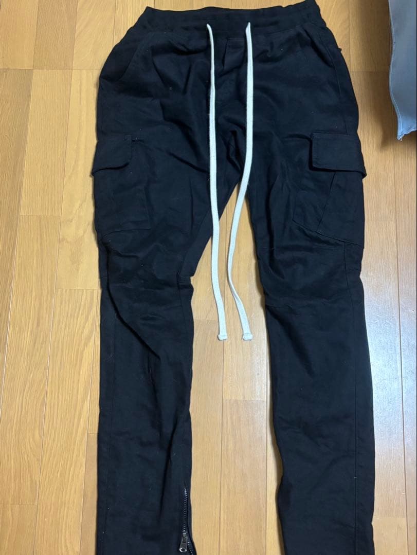 ミニマルカーゴパンツ