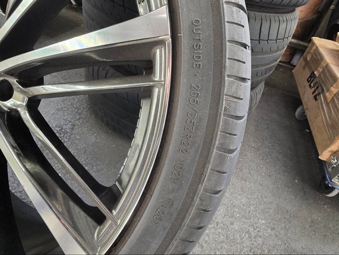 ⁉️さん専用265/35ZR22 高性能タイヤ