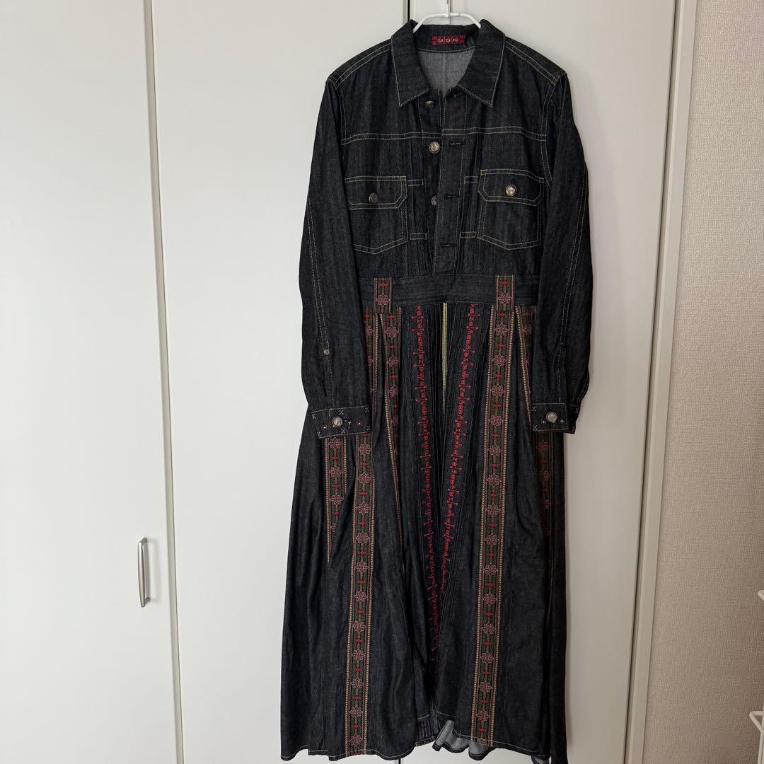 ha | za | ma 2021SC 繍美歴代王家に伝わるデニムワンピース