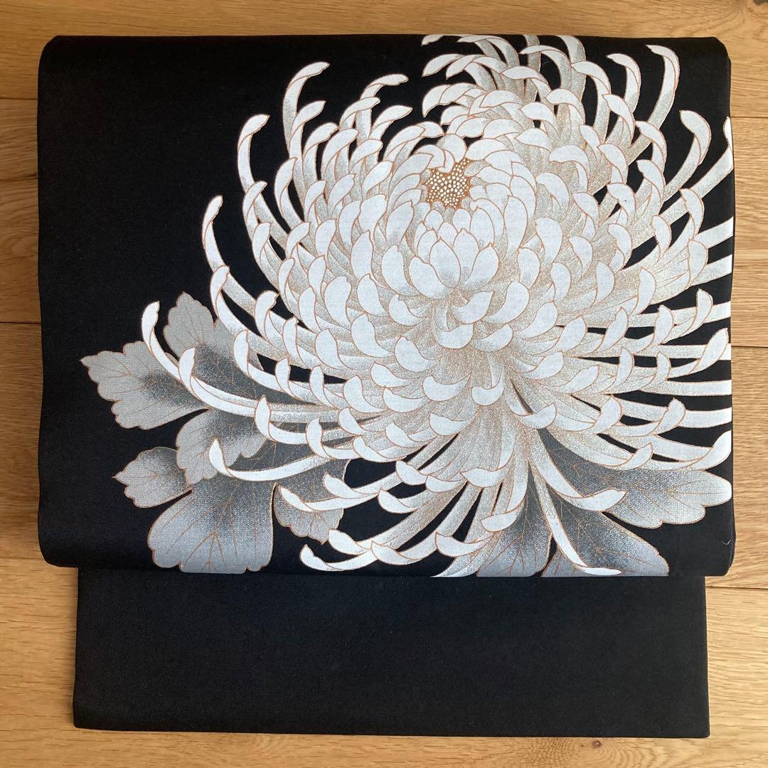 歳末セール❤️新品未使用　正絹　名古屋帯 大輪　菊　ラメ　黒紫地