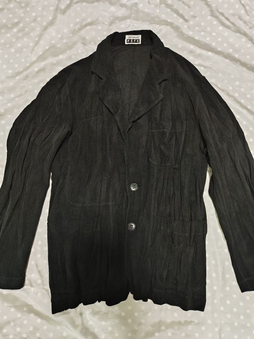 イッセイミヤケ　ブラック シワ加工 プリーツ 2つボタン