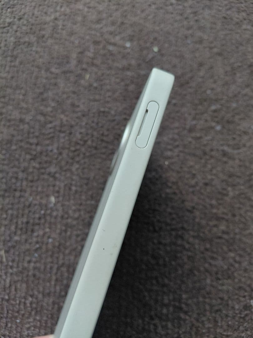 AQUOS　wish4ホワイトベージュ カメラ スマートフォン本体　スマホ