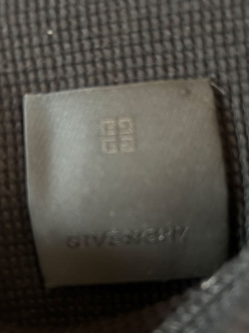 購入しましたがサイズが合わなかったため出品します Ｓサイズですが少し大きめです