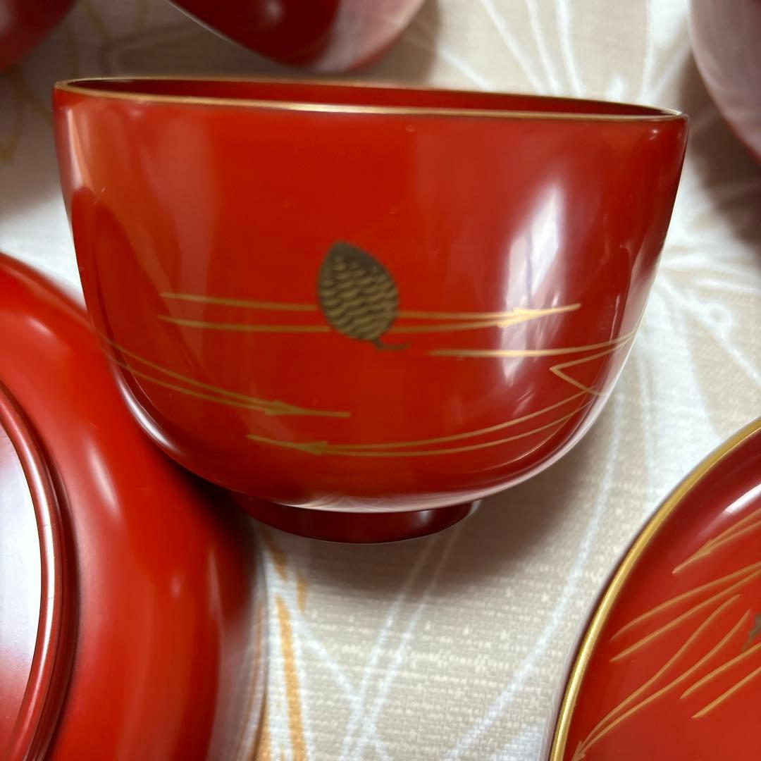 蒔絵赤い漆器 2客様セット輪島塗り明治時代。松の葉、実