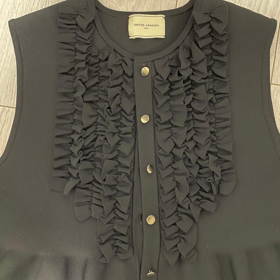 UNITED ARROWS 　Pミニフリルニットベスト　¥28600