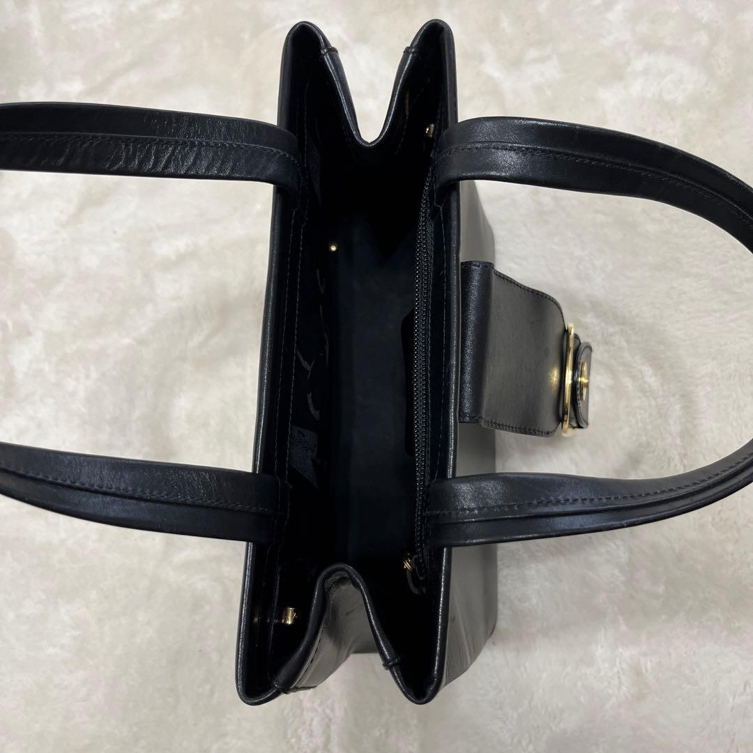 極美品 Ferragamo フェラガモヴァラ パテントレザーショルダー ハンド