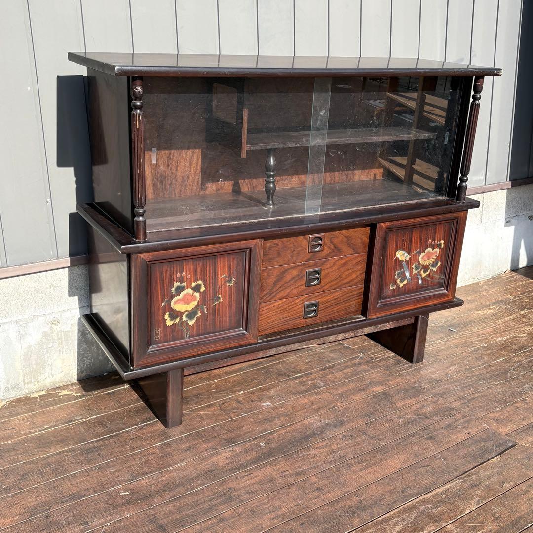 昭和レトロ 和家具 木製サイドボード ガラスキャビネット 飾り棚 水鳥 花柄蒔絵