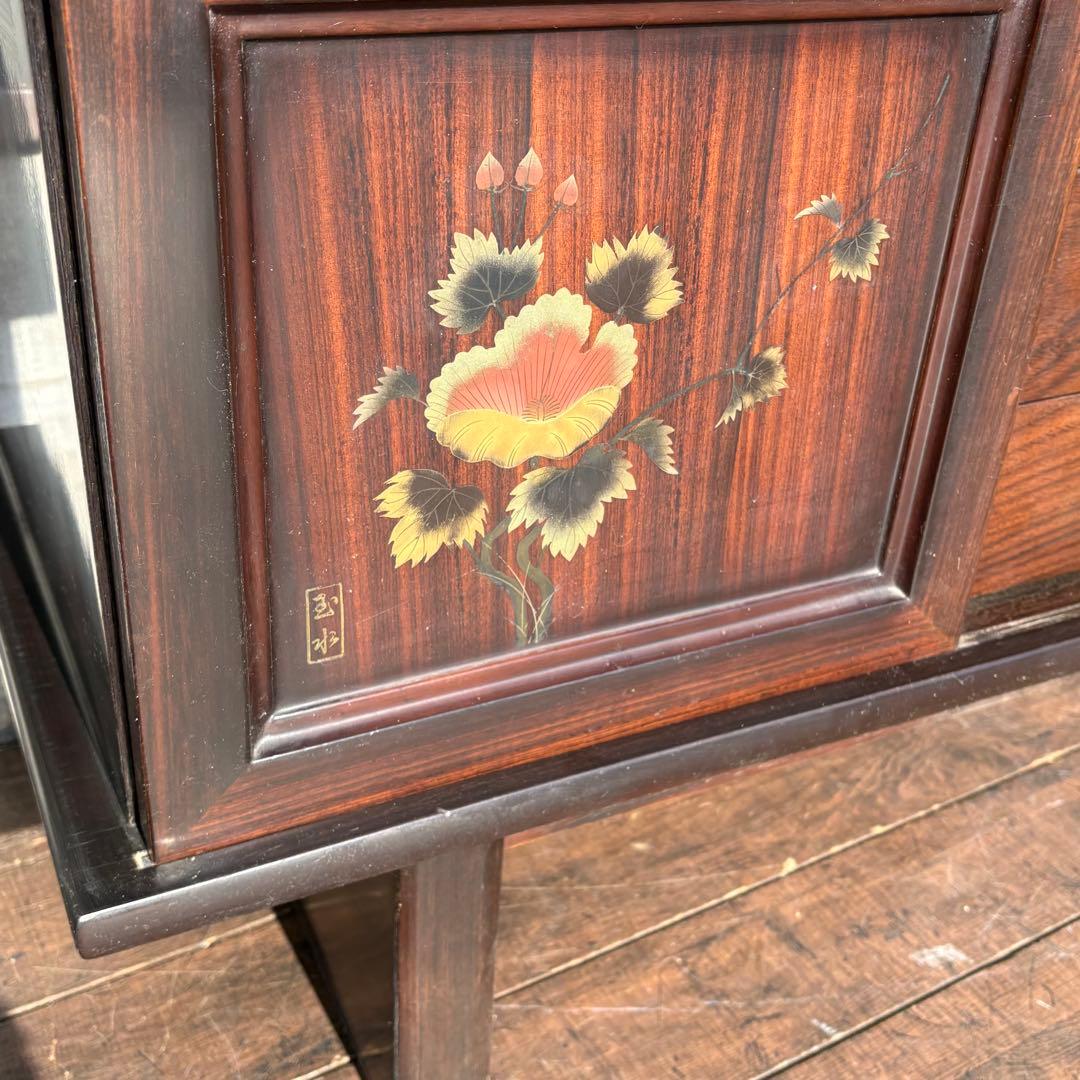 昭和レトロ 和家具 木製サイドボード ガラスキャビネット 飾り棚 水鳥 花柄蒔絵