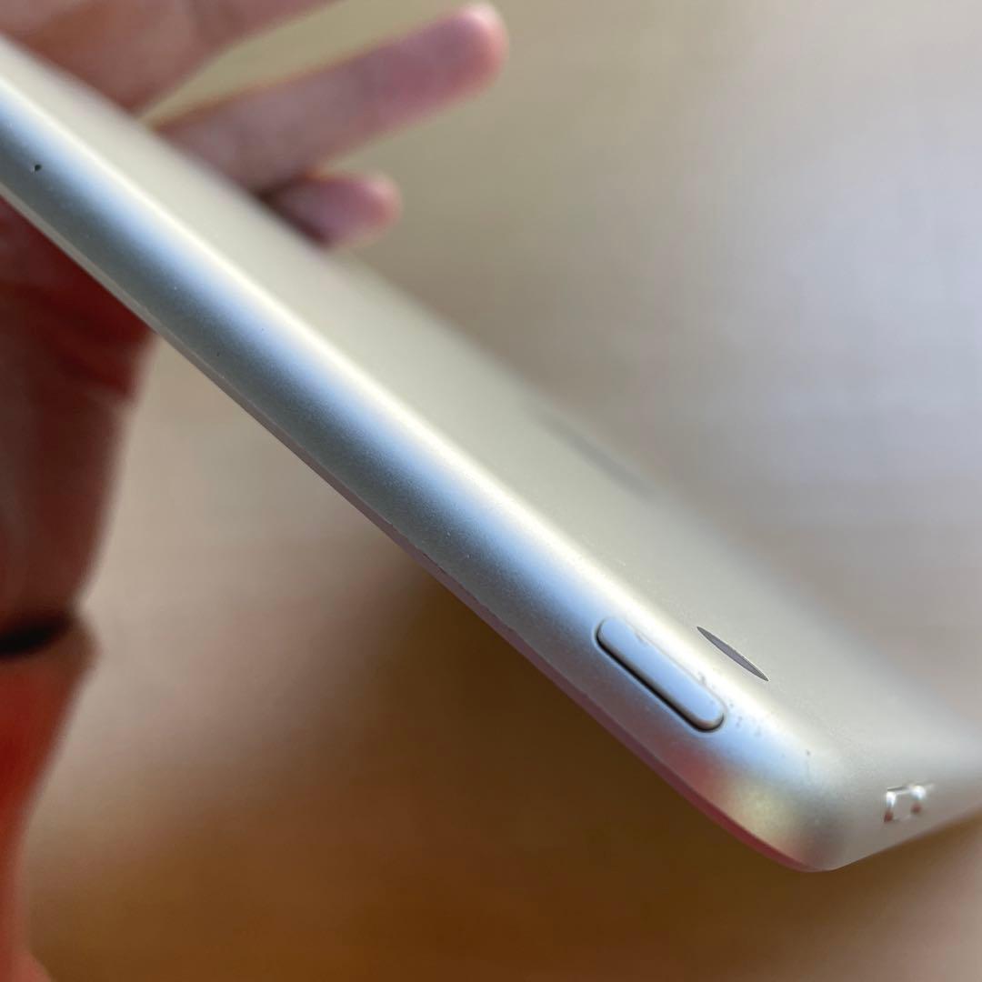 iPad 第6世代　A1893　Wi-Fiモデル　シルバー　32GB 美品　#8