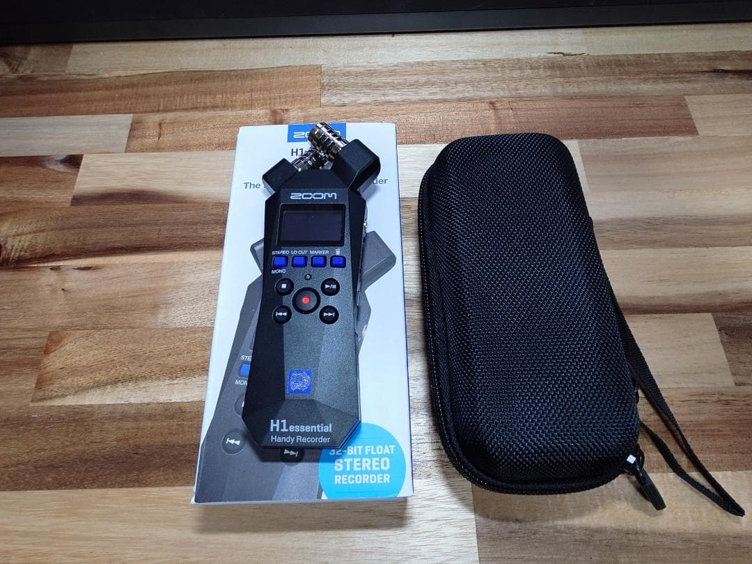 ZOOM H1essential ハンディレコーダー 専用ケース付 美品