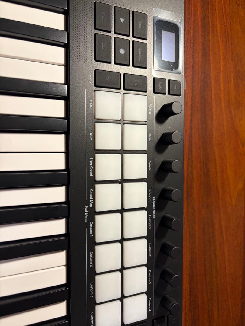 Novation Launchkey Mini37 Mk4 本体　箱のみ