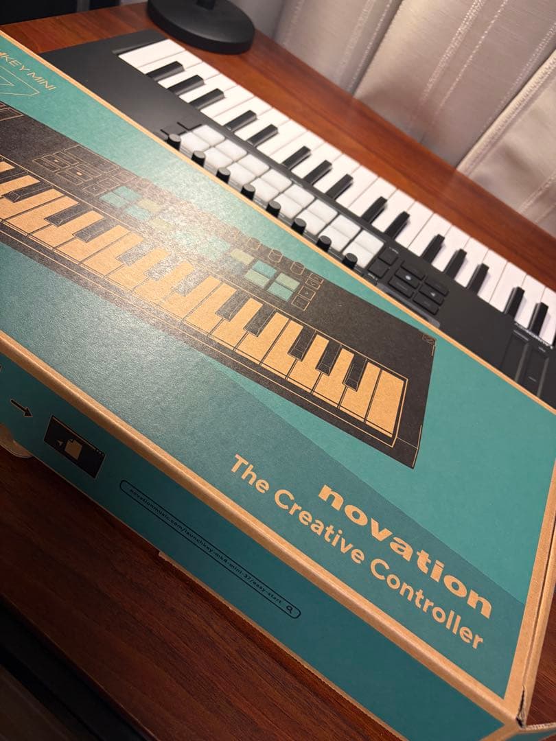 Novation Launchkey Mini37 Mk4 本体　箱のみ