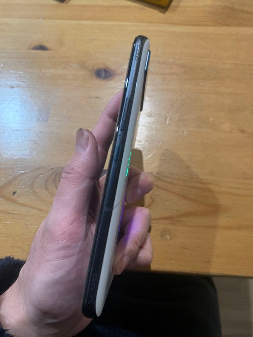 必見！高性能ゲーミングスマホ★ASUS ROG Phone 6 16/512★