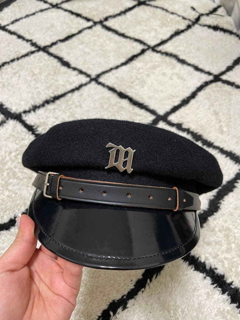 MISBHV黒いウールベレー帽 金属ロゴ付き