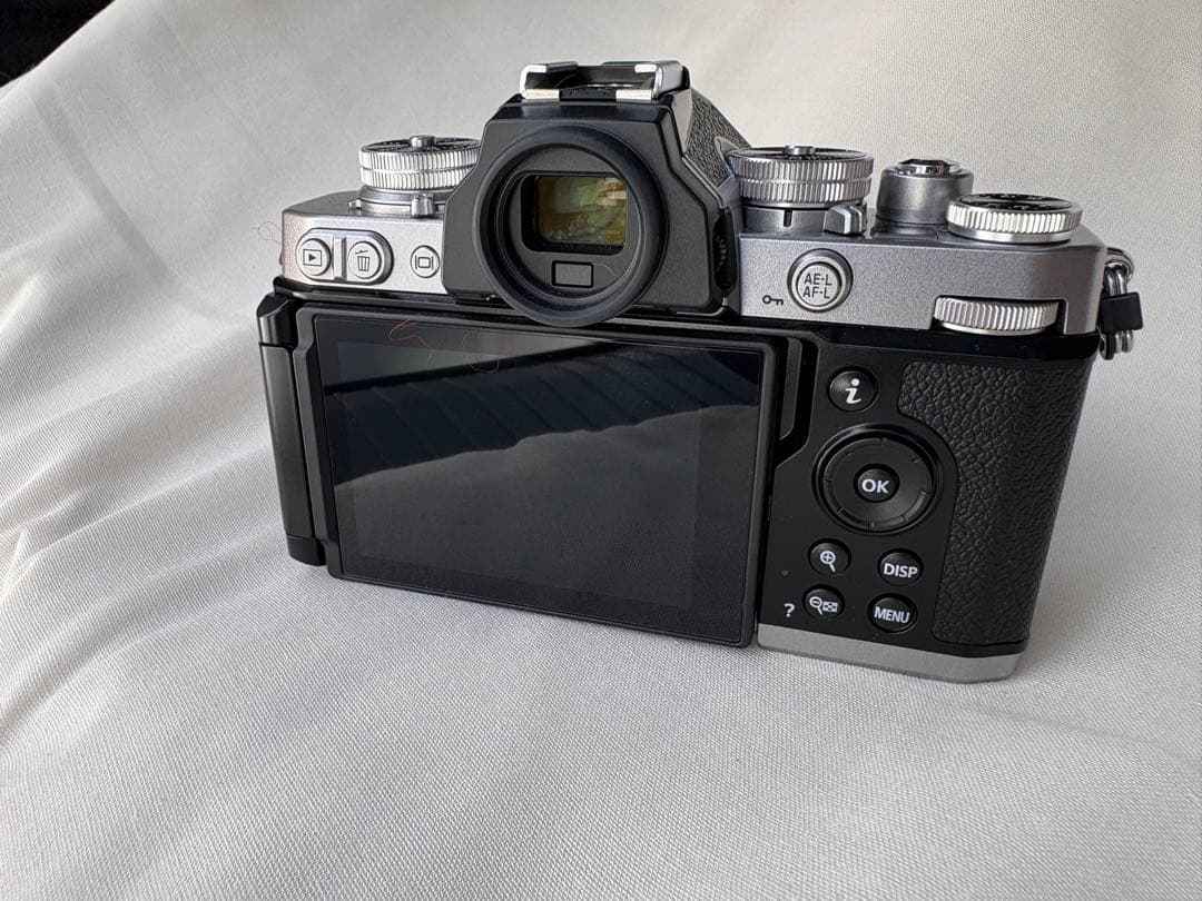 Nikon Z fc ミラーレス一眼 カメラセット