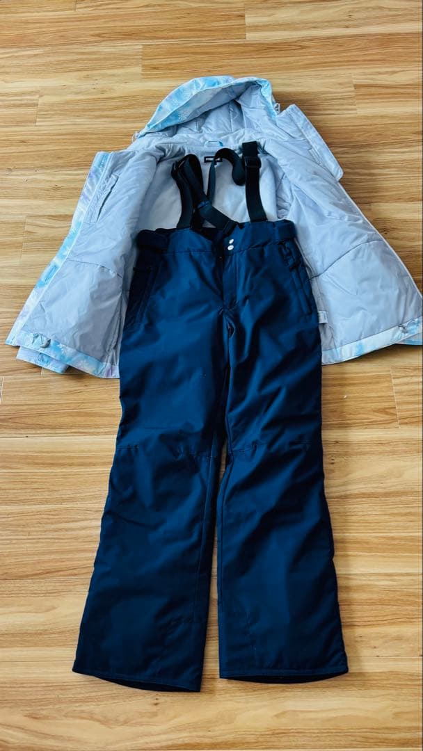 スノーボード・スキーウェアレディース上下セット