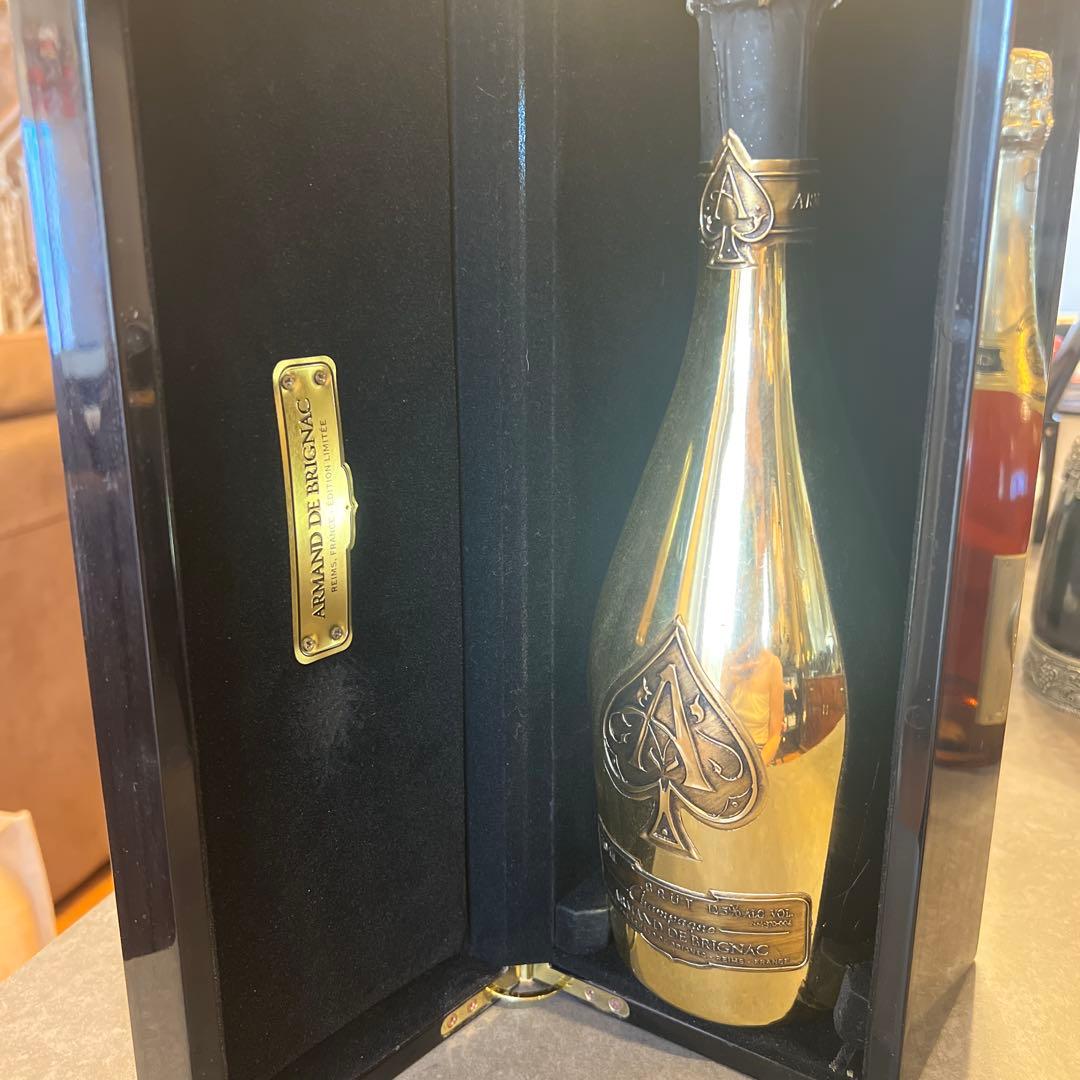 アルマンド　Armand de Brignac ゴールド　シャンパン
