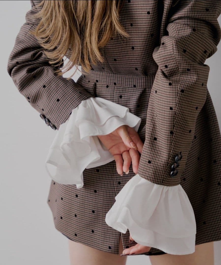 Chico　チコ　yuzuコラボ　袖フリルオーバージャケット　ブラウン