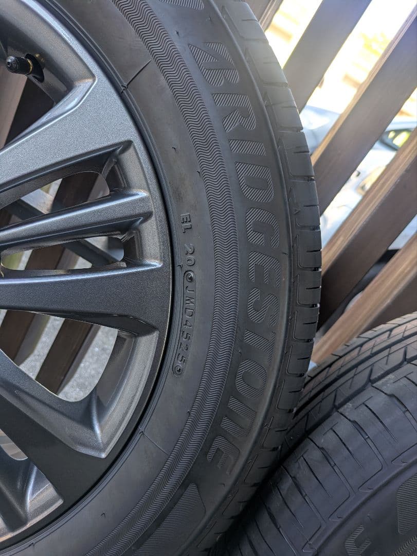 トヨタ　ノア　90系　新車外し　純正ホイール・タイヤ４本セット