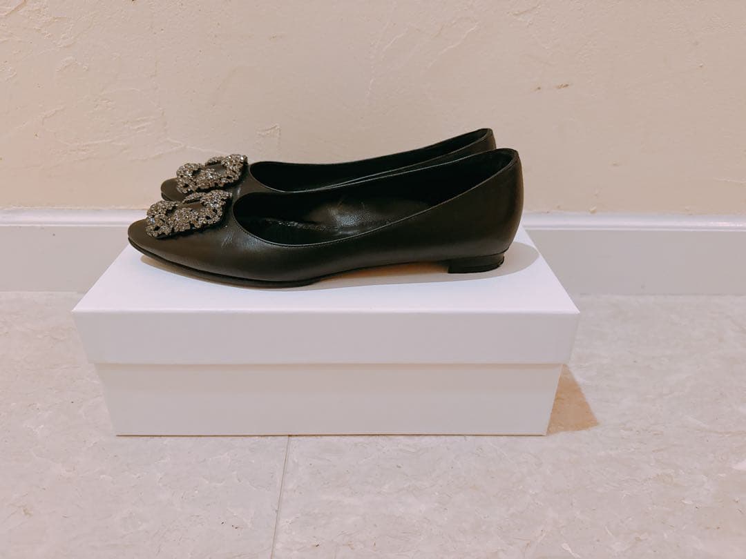 ★マノロブラニク MANOLO BLAHNIK ハンギシ カーフ 36.5★