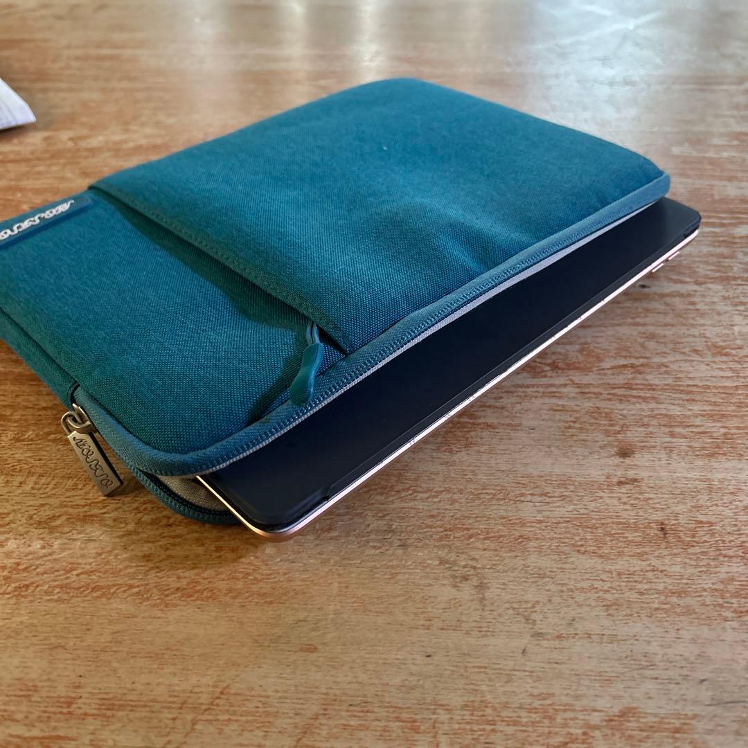 iPad 第7世代 128GB ゴールド Wi-Fi 純正スマートキーボード