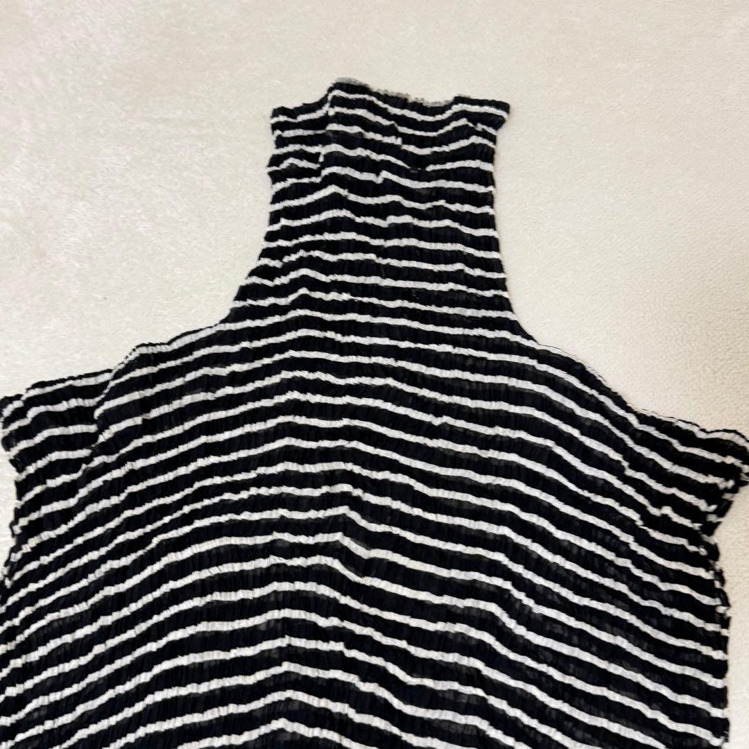 美品✨ISSEY MIYAKE プリーツ　ハイネック　黒　白　ハイネック