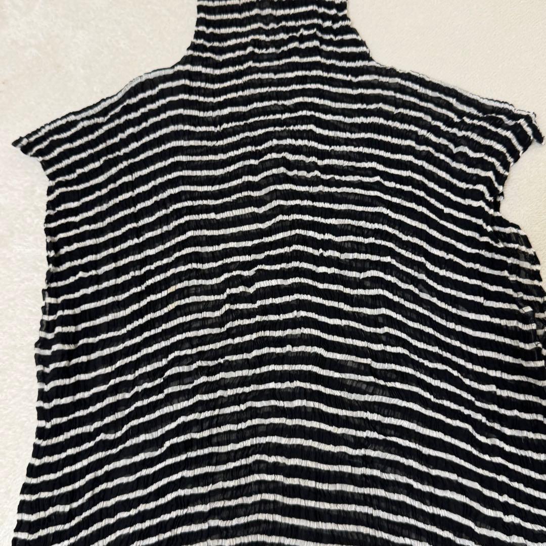 美品✨ISSEY MIYAKE プリーツ　ハイネック　黒　白　ハイネック