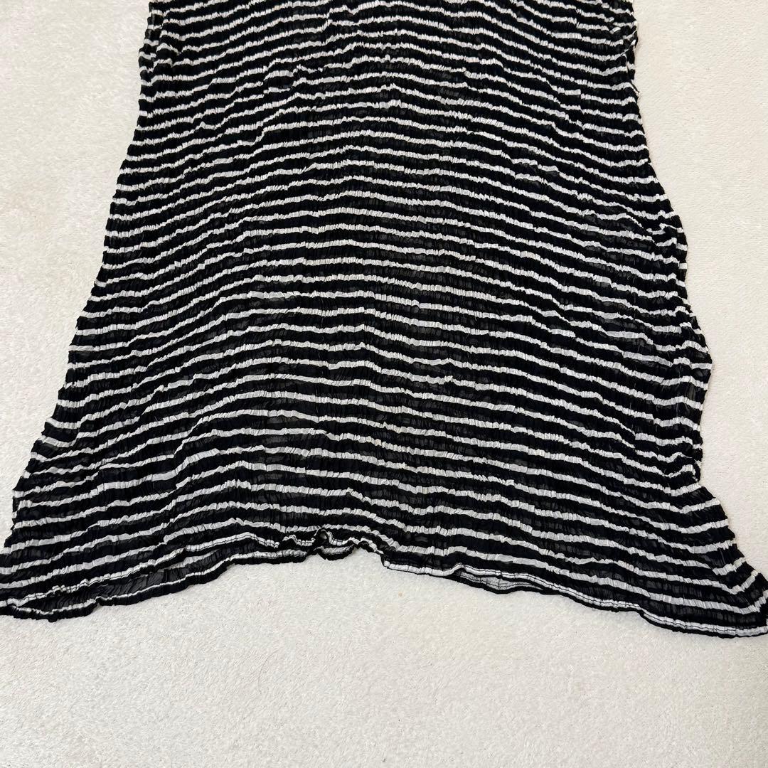 美品✨ISSEY MIYAKE プリーツ　ハイネック　黒　白　ハイネック