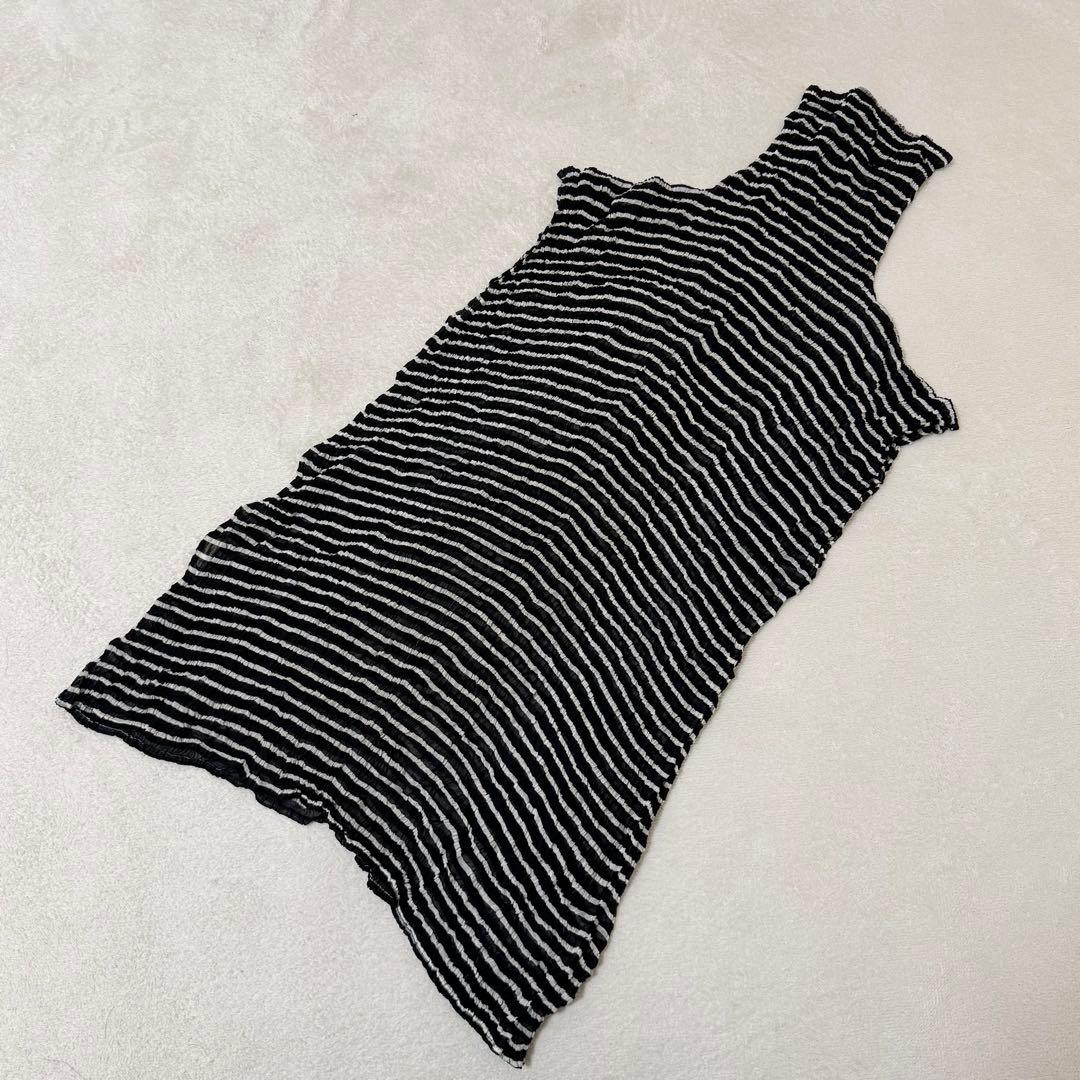 美品✨ISSEY MIYAKE プリーツ　ハイネック　黒　白　ハイネック