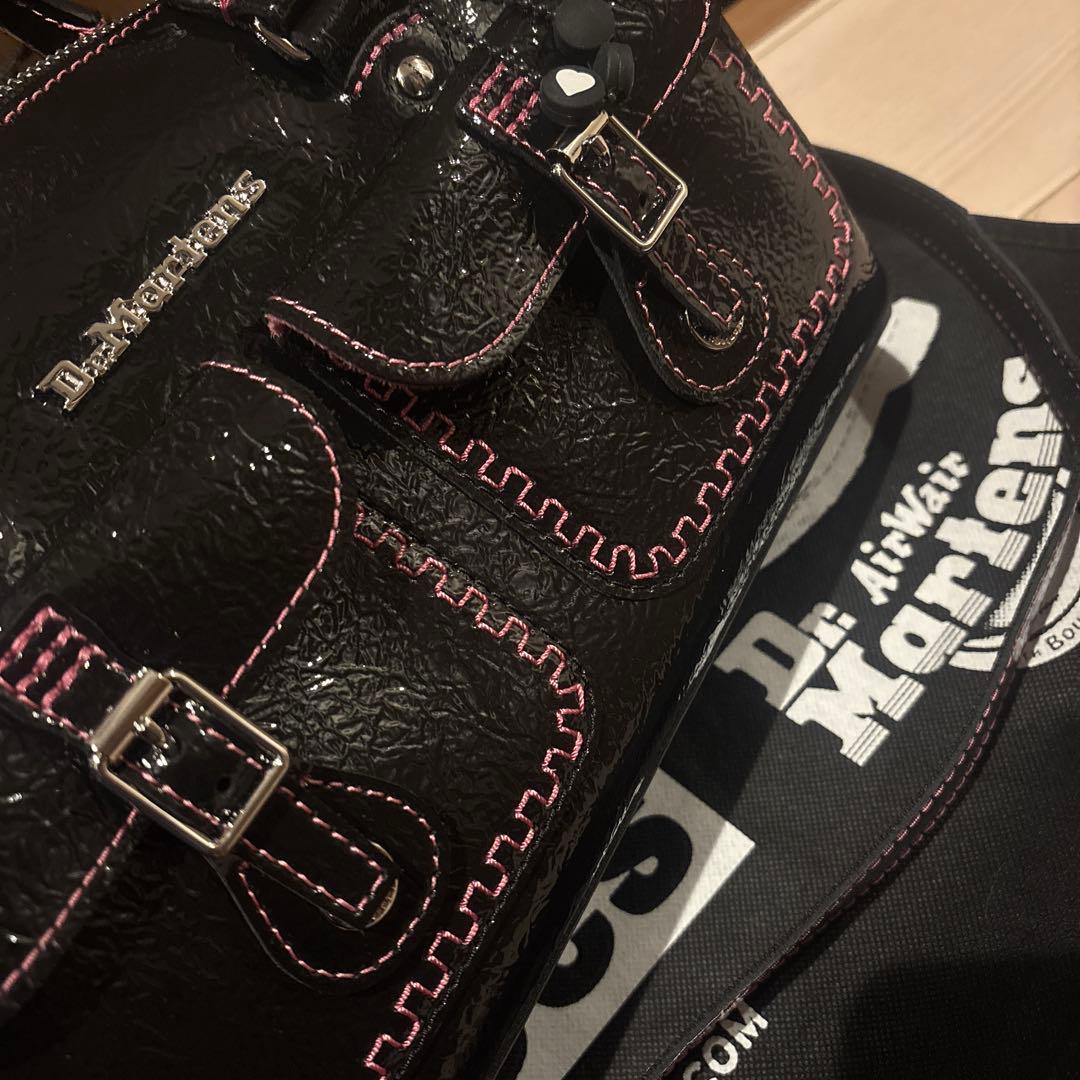 ドクターマーチン　ショルダーバッグ　トップハンドル　バレンタイン　ピンク