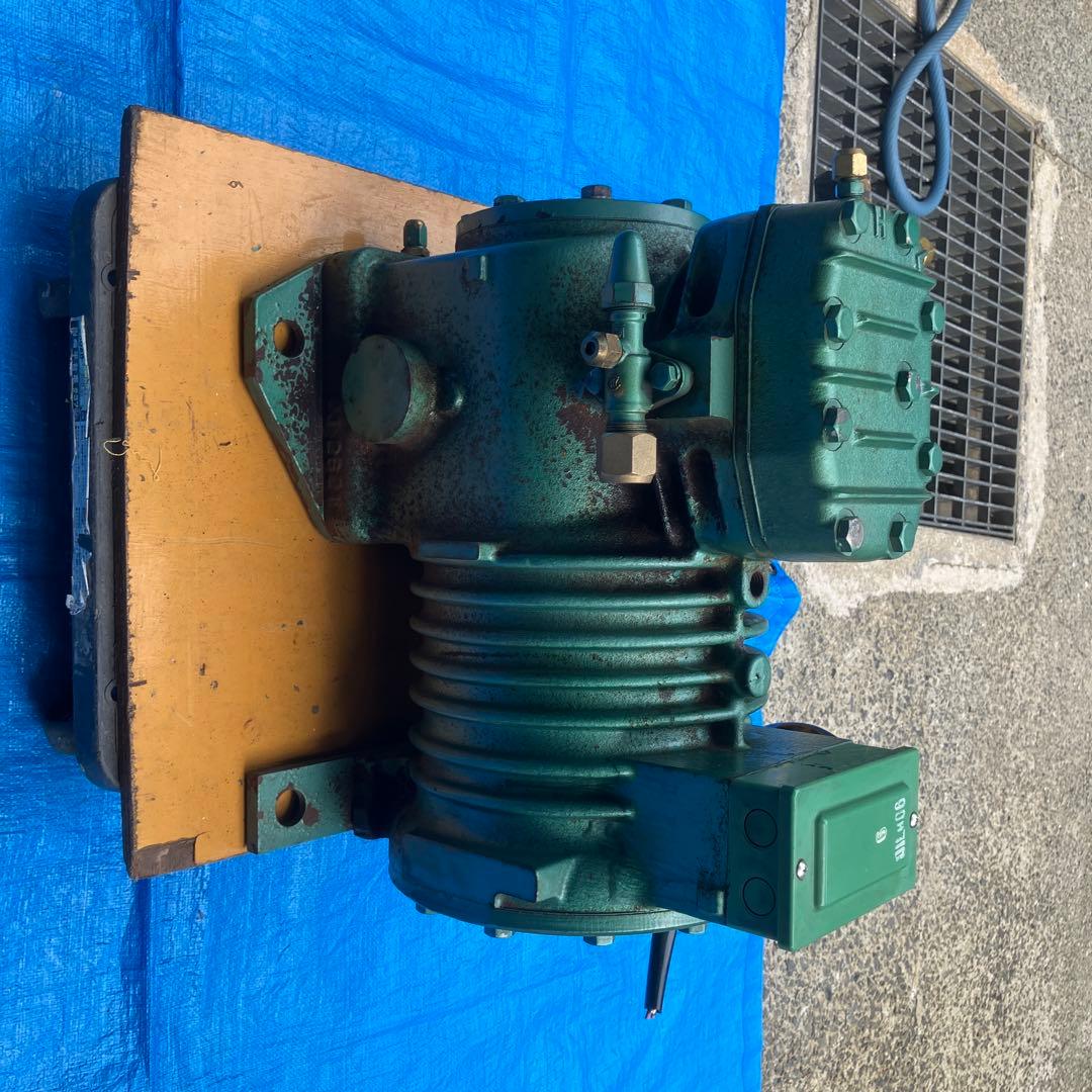 コンプレッサー(冷凍機)