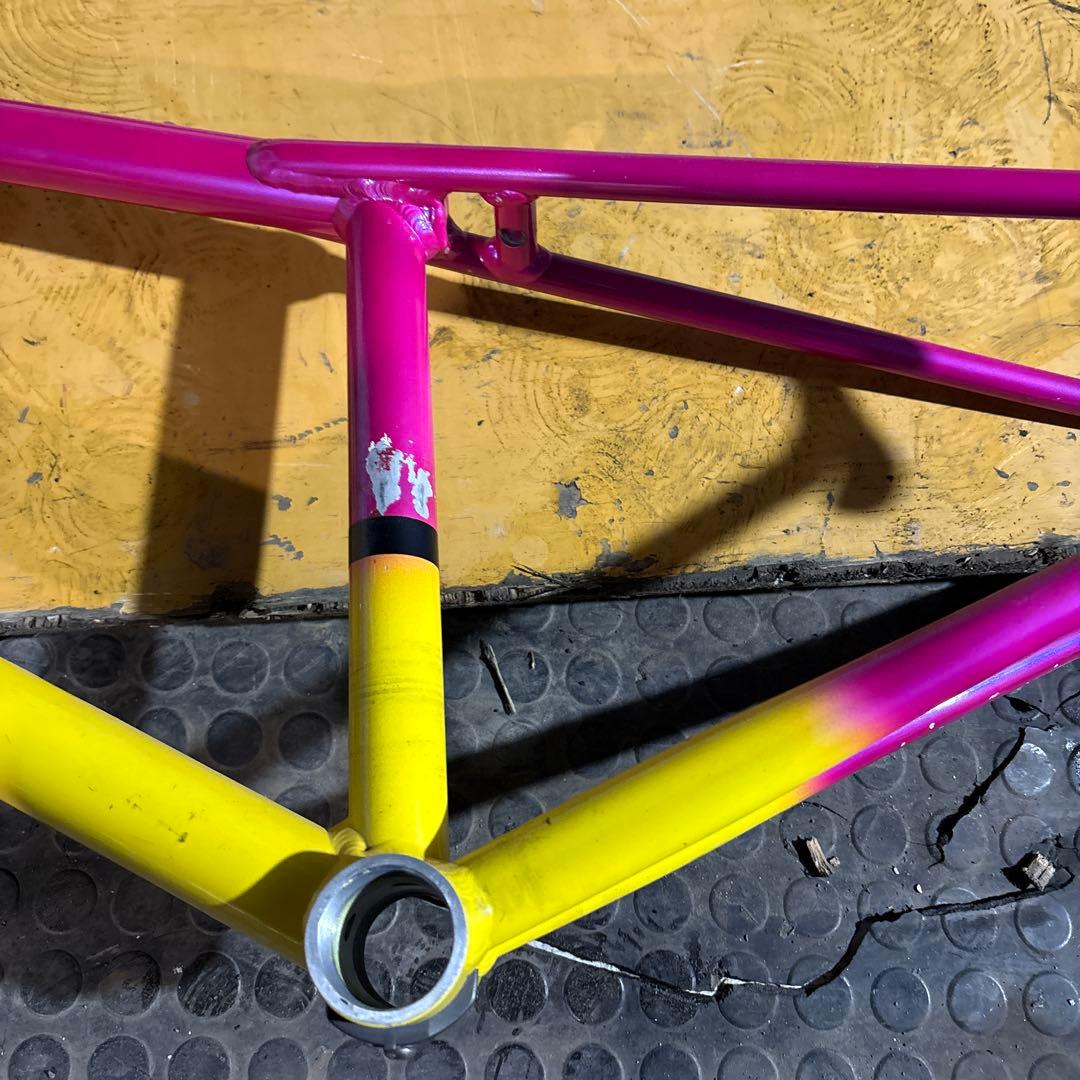 SOFTRIDE ロードバイクフレーム ピンク/イエロー