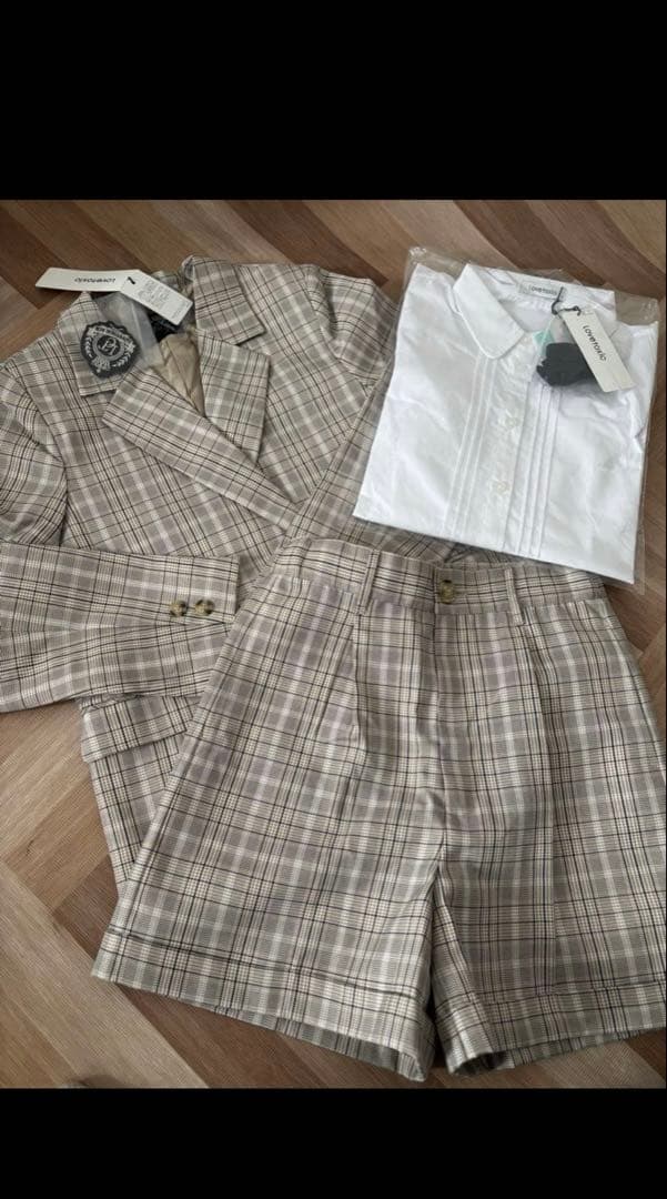 お値下げしました！LOVETOXICスーツ3点セット