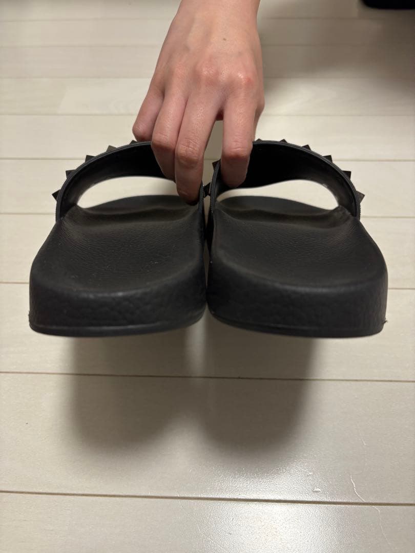 Valentino Garavani ロックスタッズ スリッポン サンダル