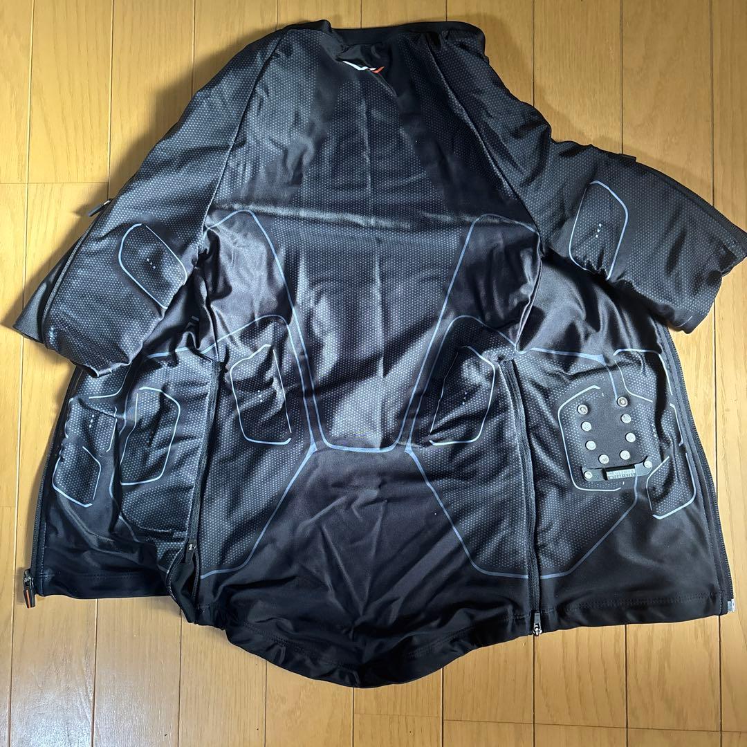 《正規品》シックスパッド　パワースーツトップ レディースS